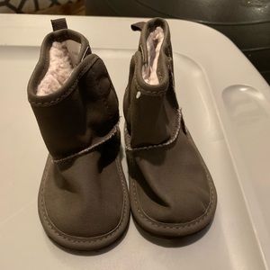 Baby girl boots, 6-12 months